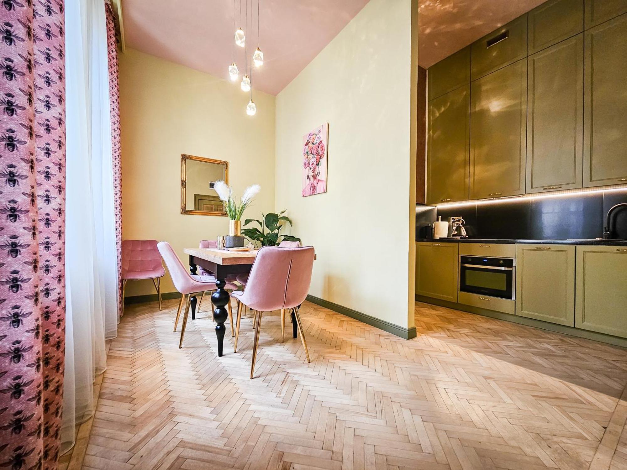 Butik Apartamenty Old Town Torun - Parking Buitenkant foto
