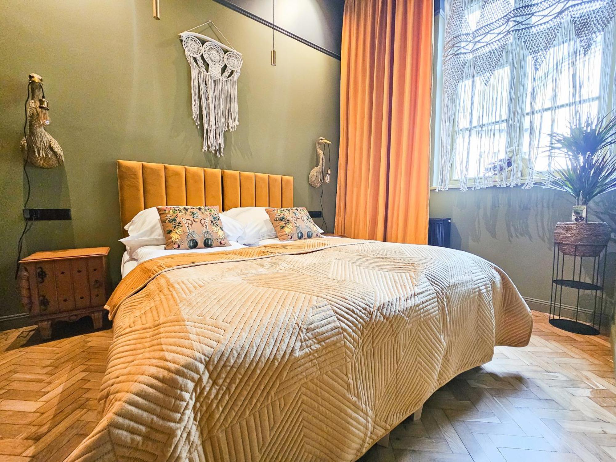 Butik Apartamenty Old Town Torun - Parking Buitenkant foto